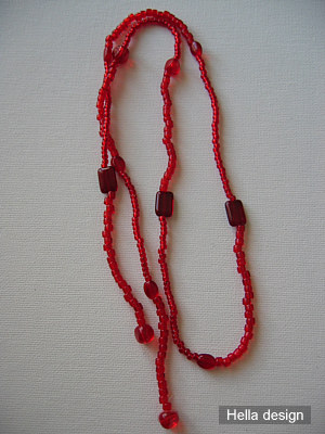L�ngt elastiskt p�rlhalsband